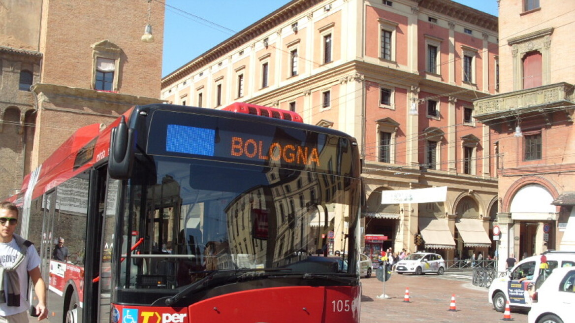 Ιταλία: Οδηγός λεωφορείου κλώτσησε στην κοιλιά 18χρονη Μαροκινή